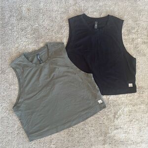 Vuori feather tanks set of 2. Size small
